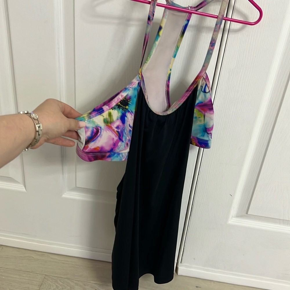 2 Chillies size L tank w/ built in sports bra
